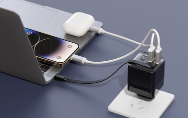 Logotrade Werbeartikel das Foto: Urban Vitamin Mendocino 65W GaN-Charger mit einziehb. Kabel