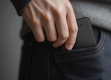 Logotrade Firmengeschenke das Foto: Urban Vitamin Pomona 5000mAh Qi2.2 25W magnetische Powerbank