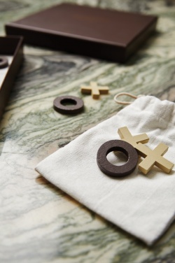 Logotrade promotional giveaway image of: VINGA Criss-cross coffee table game