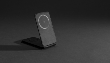 Logo trade promotional gifts image of: Swiss Peak RCS rPU 15W  3-in-1 magnetic wireless charger