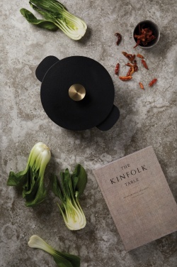 Logotrade firmakingituse foto: Ukiyo malmpann keskmine