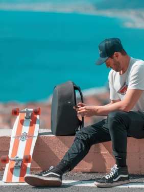 Logotrade firmakingi foto: Bobby Hero Väike vargusevastane seljakott