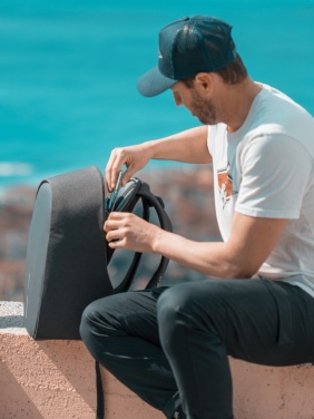 Logotrade firmakingi foto: Bobby Hero Väike vargusevastane seljakott