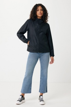 Logo trade reklaamkingi pilt: Iqoniq Logani taaskasutatud polüestrist tuulejope