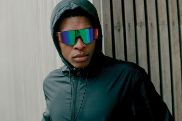 Logotrade reklaamkingituse foto: Iqoniq Logani taaskasutatud polüestrist tuulejope