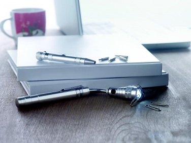 Logotrade meene foto: Alumiiniumist multitööriist