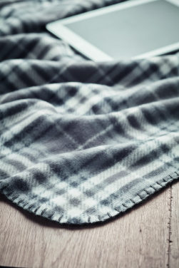 Logotrade reklaamkingituse foto: RPET fliisist reisitekk