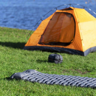 Logotrade firmakingitused pilt: Täispuhutav madrats SAJAMA Schwarzwolf