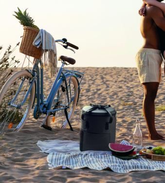 Logo trade reklaamkingituse pilt: COLDI külmakott-seljakott 600D RPET-ist