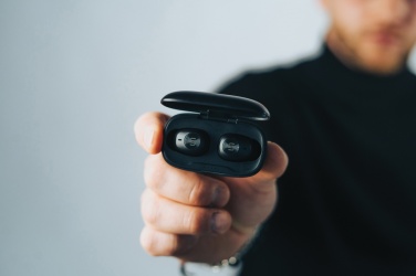 Logo trade mainoslahjat ja liikelahjat kuva: Urban Vitamin Palm Springs RCS ENC nappikuulokkeet