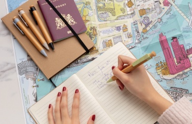 Logo trade mainoslahja ja liikelahja tuotekuva: Bambukynä vehnänolki-klipsillä