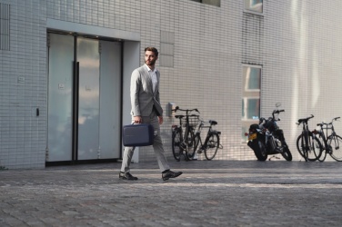 Logo trade liikelahja kuva: Bobby Bizz -varkaudenestoreppu ja –salkku