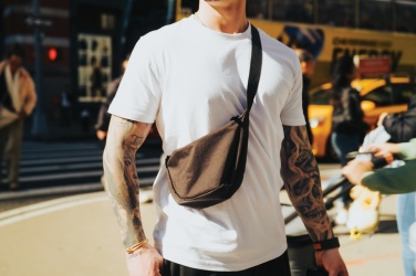 Logotrade liikelahjat mainoslahjat tuotekuva: Crescent AWARE™ RPET puolikuun muotoinen crossbody -laukku