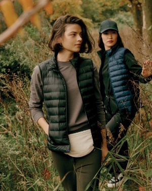 Logotrade mainoslahjat ja liikelahjat tuotekuva: Iqoniq Meru naisten liivi kierrätetystä polyesteristä