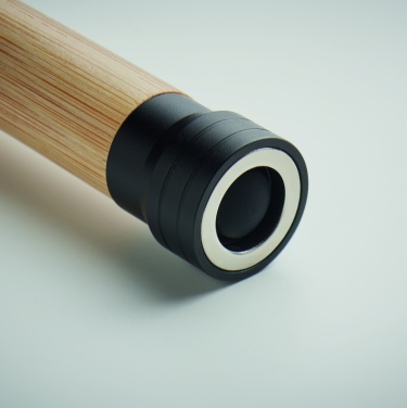 Logo trade mainostuote kuva: 3 in 1 bambu taskulamppu, jossa on hätävasara ja turvavyöleikkuri mukautettavalla painatuksella