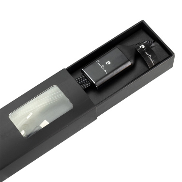 Logotrade mainoslahjat ja liikelahjat tuotekuva: 3 in 1 -kaapeli, jossa on valaistu Pierre Cardin -logo