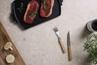 Logotrade mainoslahja ja liikelahja kuva: VINGA Paso 8-osainen ruokailuvälinesetti grillaukseen
