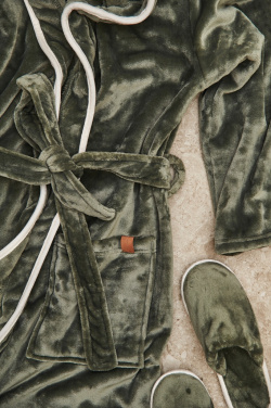 Logotrade biznesa dāvanas foto: VINGA Louis luksusa plīša GRS RPET halāts S-M izmērs