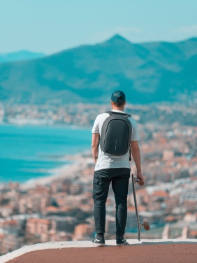 Logotrade profilreklam bild: Bobby Hero Small, stöldskyddad ryggsäck