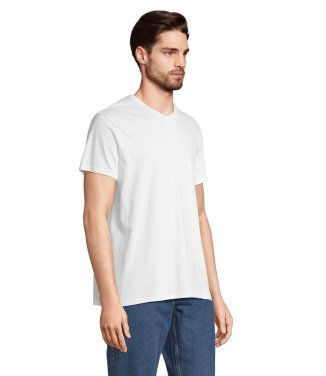 Logotrade kampanjprodukter bild: REGENT V  V-NECK T-SHIRT