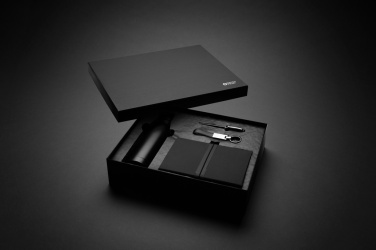 Logotrade presentreklam bild: Swiss Peak RCS-certifierat lyxgåvoset med vattenflaska och a